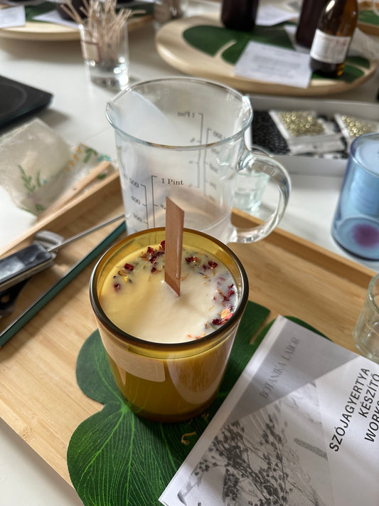 Illatos szójaviasz gyertya készítő workshop 2025. december 7. 17:00/ CANDLEMAKING WORKSHOP 7 DECEMBER 17.00